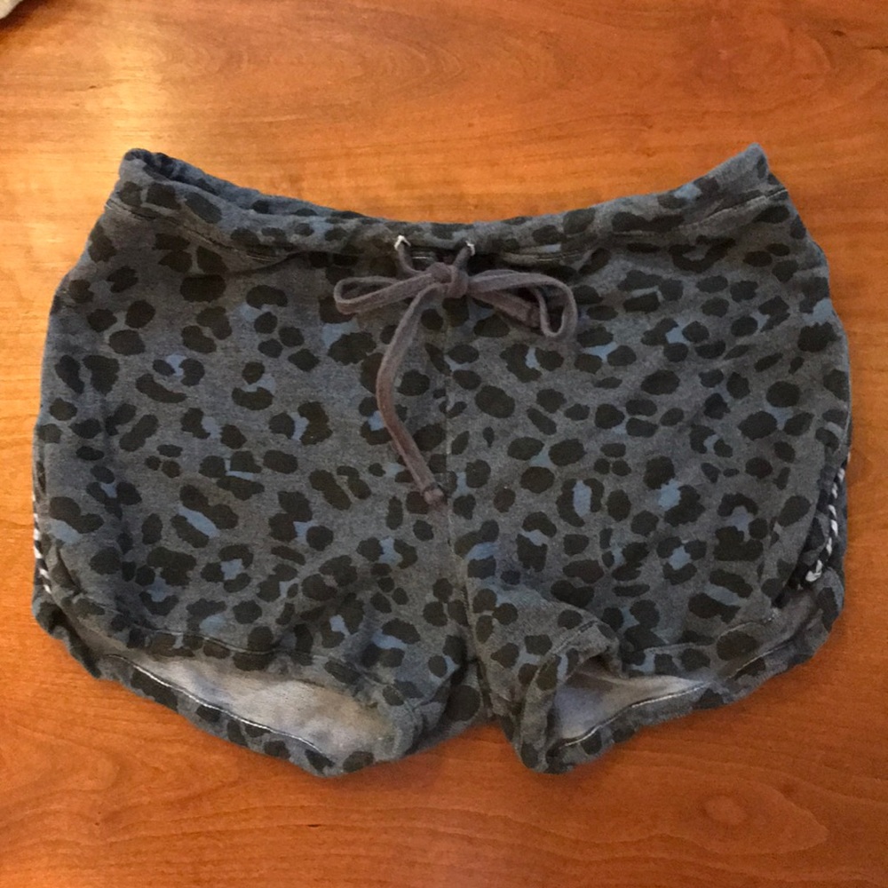 Sundry blue leopard casual wear short